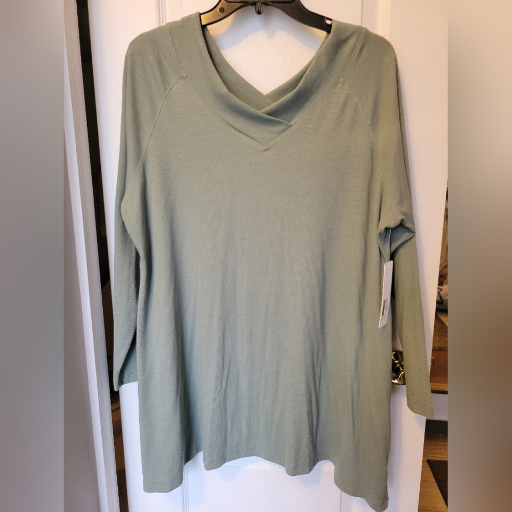 NWT Soft Surroundings Patina Green Double V Timely Tee Tunic Plus 1X (18W-20W) - Picture 2 of 9